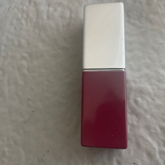 Clinique Lipstick - Picture 3 of 7